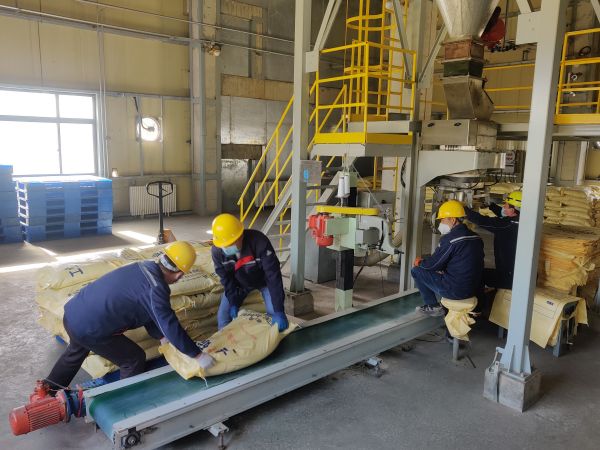 3.14日，制氣車間廣泛開展勞動競賽，硫磺造粒工作圖.jpg